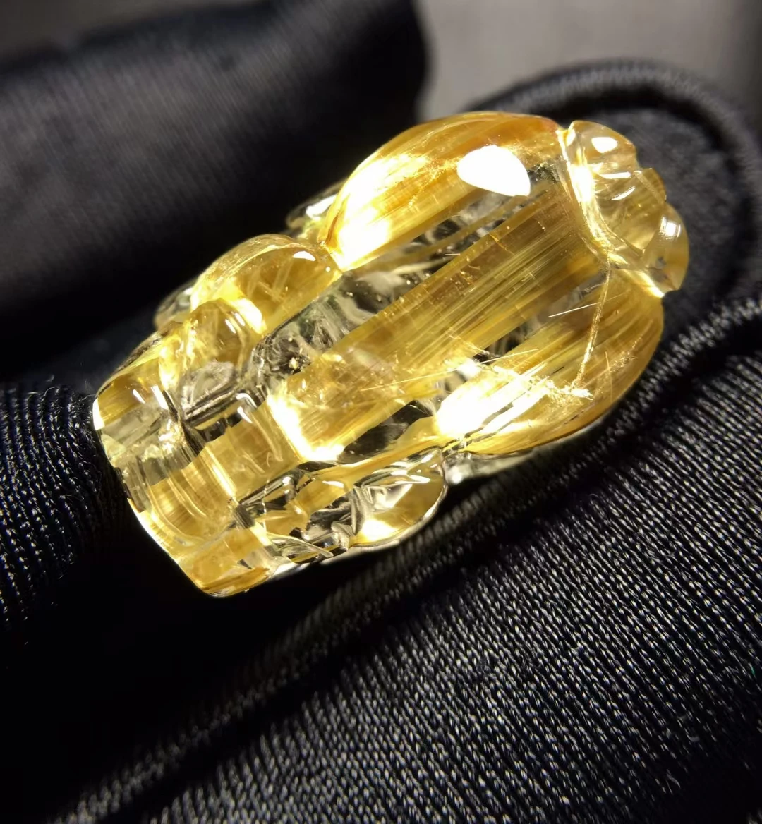 

Natural Gold Rutilated Quartz Pendant Pi Xiu 22.2*13.5*10.5mmRutilated Quartz Jewelry Men Women Brazil AAAAAAA