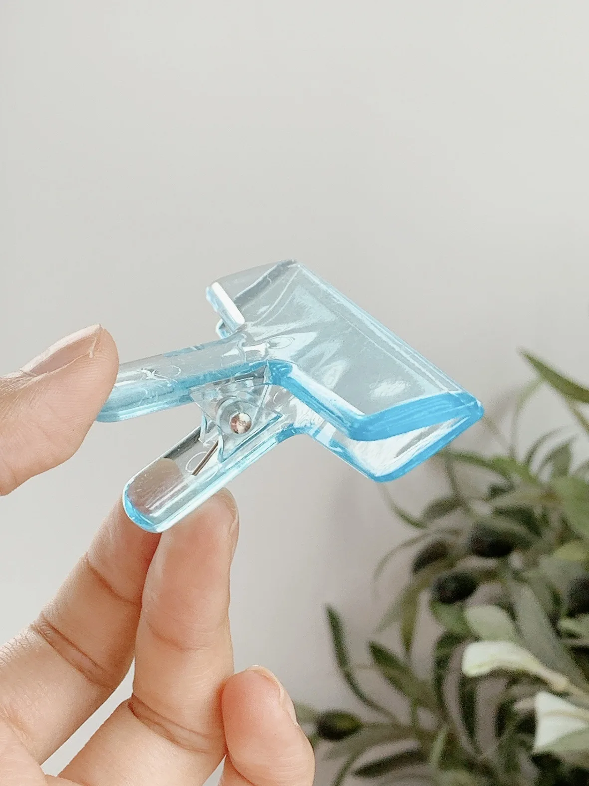 Schöne transparente Acryl-Clips im minimalistischen Stil, Federklammern für Schüler und Lehrer, Büroklammern, Verschlussklammern – Detail 2