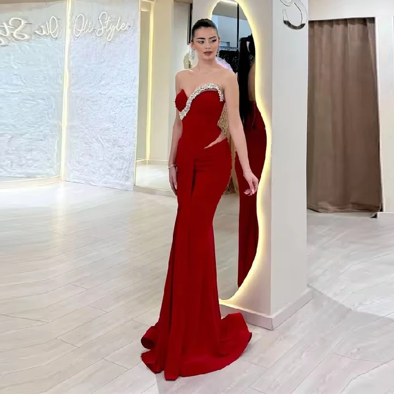 

2025 Sexy Floor-Length Wedding Party Formal Gowns Strapless Customized Red Evening Dresses Sleeveless Diamond Prom Dress