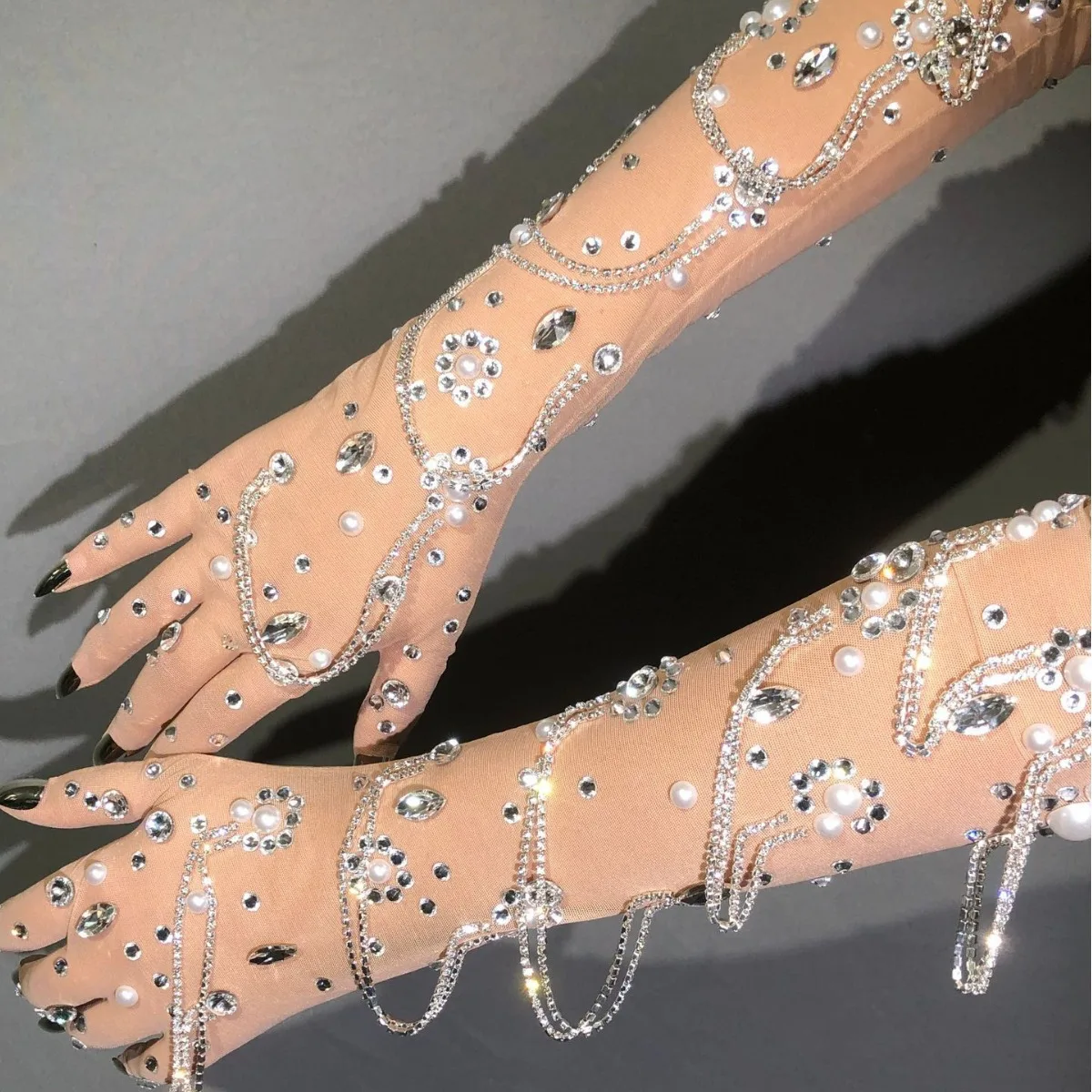 Luxurious Lace Sexy Gloves Stage Dance Stage Performance Arm Sleeves Female Flash Drilling Rhinestone full Finger Gloves crystal