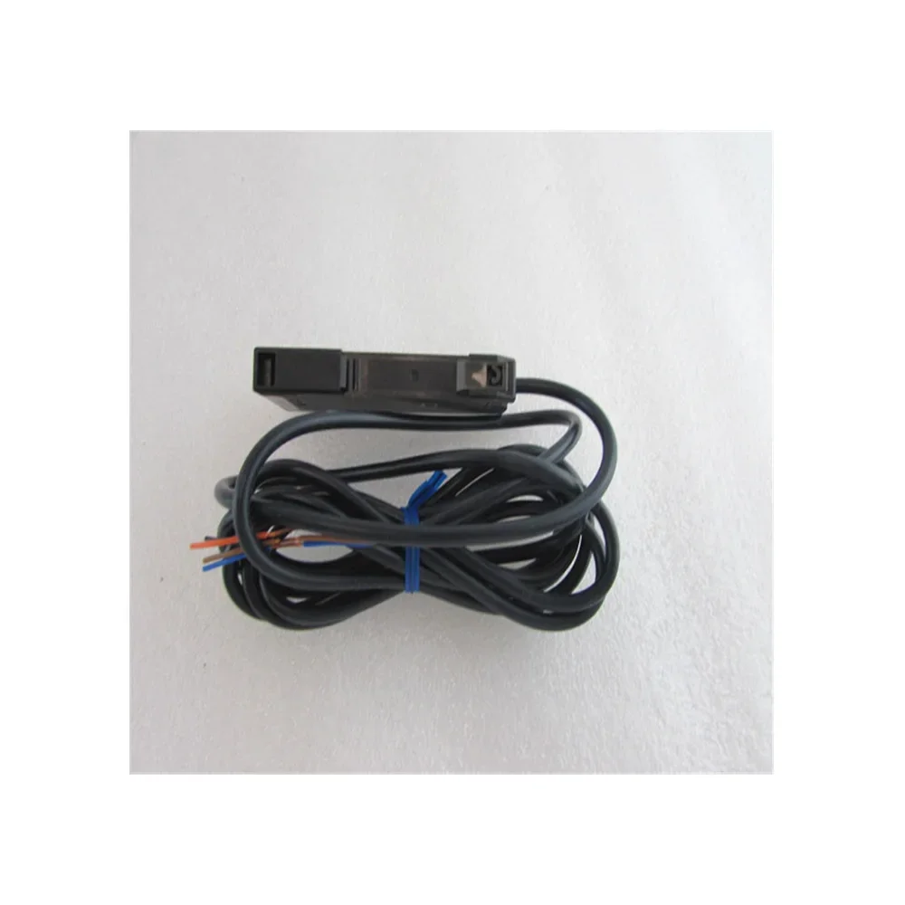 E2K-C25MF2 Fotoelektrischer Sensor Ferntyp E2K-C