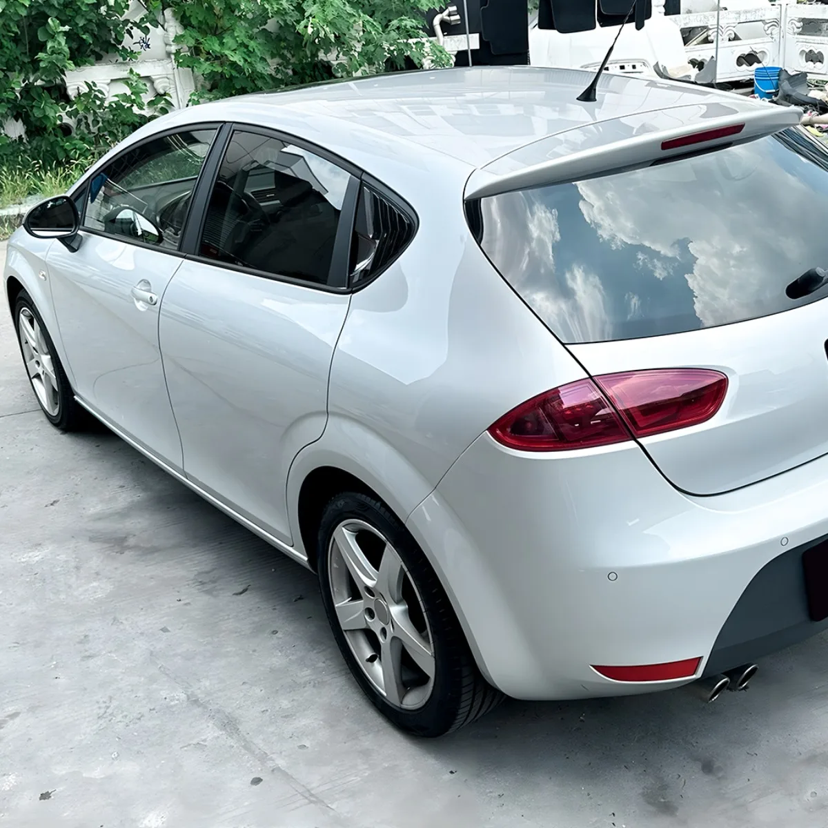Für Seat Leon MK2 1P 2006-2013 Heckseitenfenster-Jalousie-Abdeckung 2 Stück ABS Hochglanz Schwarz Fenster-Dreieck-Zierleisten Zubehör-Set – Detail 6