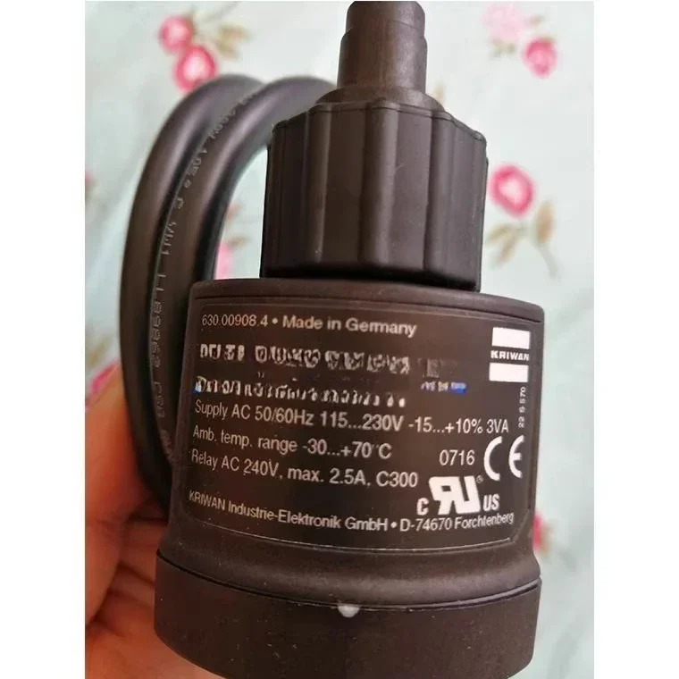 KRIWAN original BITZER compressor electronic oil differential switch with connector 34731711