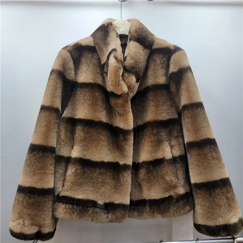 HKSH 2025 hiver nouvelles femmes fausse fourrure manteau col montant rayé poches à la mode élégant luxe mode haut de gamme chaud veste HK16396