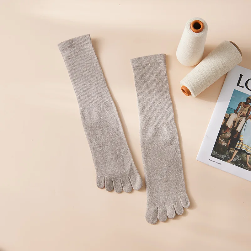 BirdTree, 3PCS 70%Natural Silk Five Finger Socks, Women Thin Comfortable Medium Length Socks, Suitable For Four Seasons P46588QC