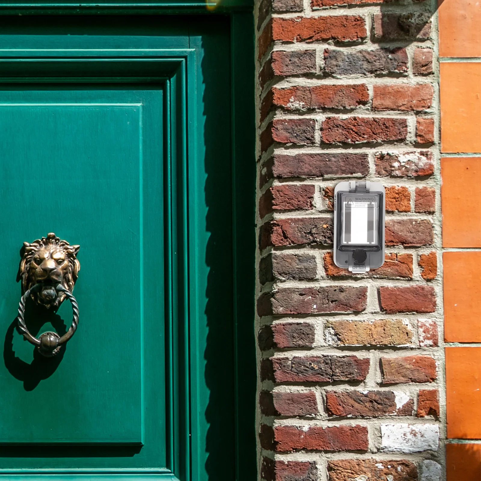 

Waterproof Circuit Breaker Clear Cover Outdoor 180 Degree Flip Top Distribution Protection Box Small Breaker Box