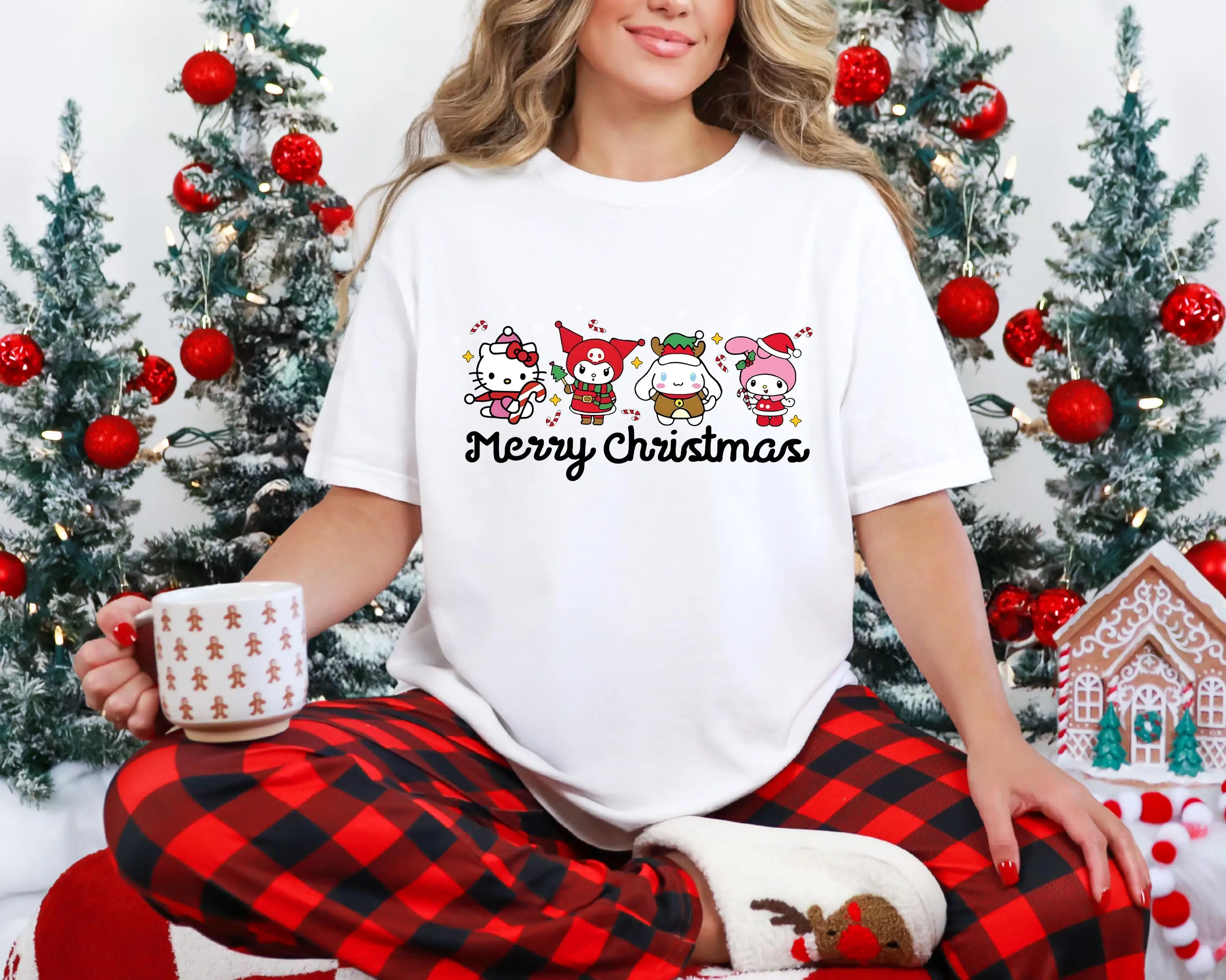 2026 Merry Christmas T-shirt Hello Kitty Kuromi My Melody Cinnamoroll Cartoon Printed Short Sleeve T-shirt Holiday