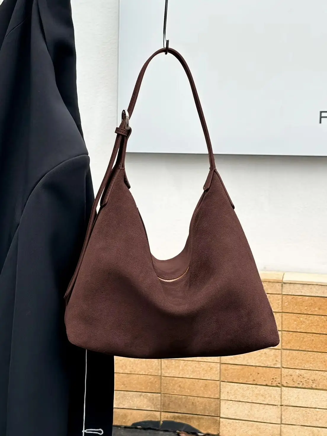 

Genuine Grade Leather Luxury Designer Cowhide Women's Shoudler Crossbody Bag Luxury Designer Suede Fashion Ladies Tote for Woman