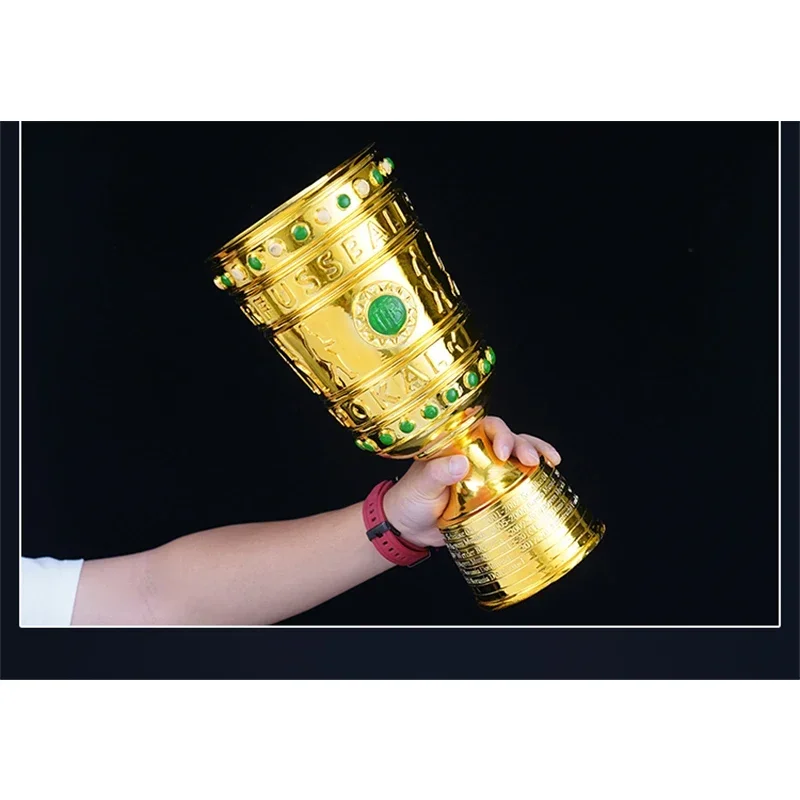 La Copa del Trofeo DFB-Pokal La Copa del Trofeo de Campeones Estreno de la Copa de la Liga Alemana Trofeo Ligapokal
