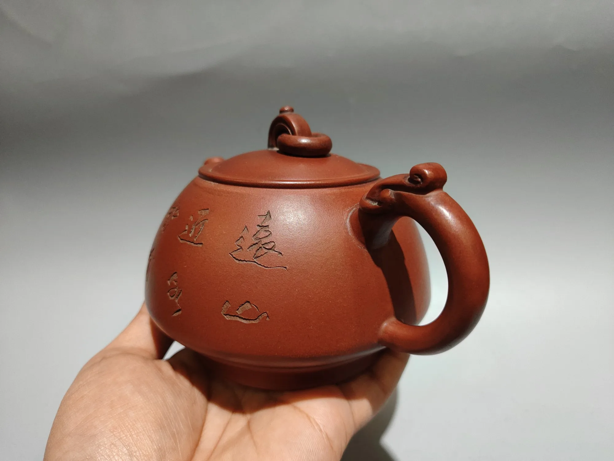 Purple Clay Pot Pull ring cover Dragon statue handle pot Engraved teapot Study Kettle Teapot Pot Tea Tea Charm