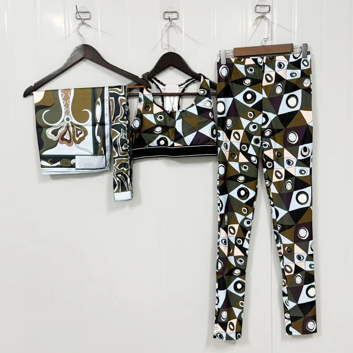 

Classic Women's Ribbon Scarf Yoga Sets with Designer Signature Letter Logo Luxury Design Women's Sports Tank Sets Pants Sets