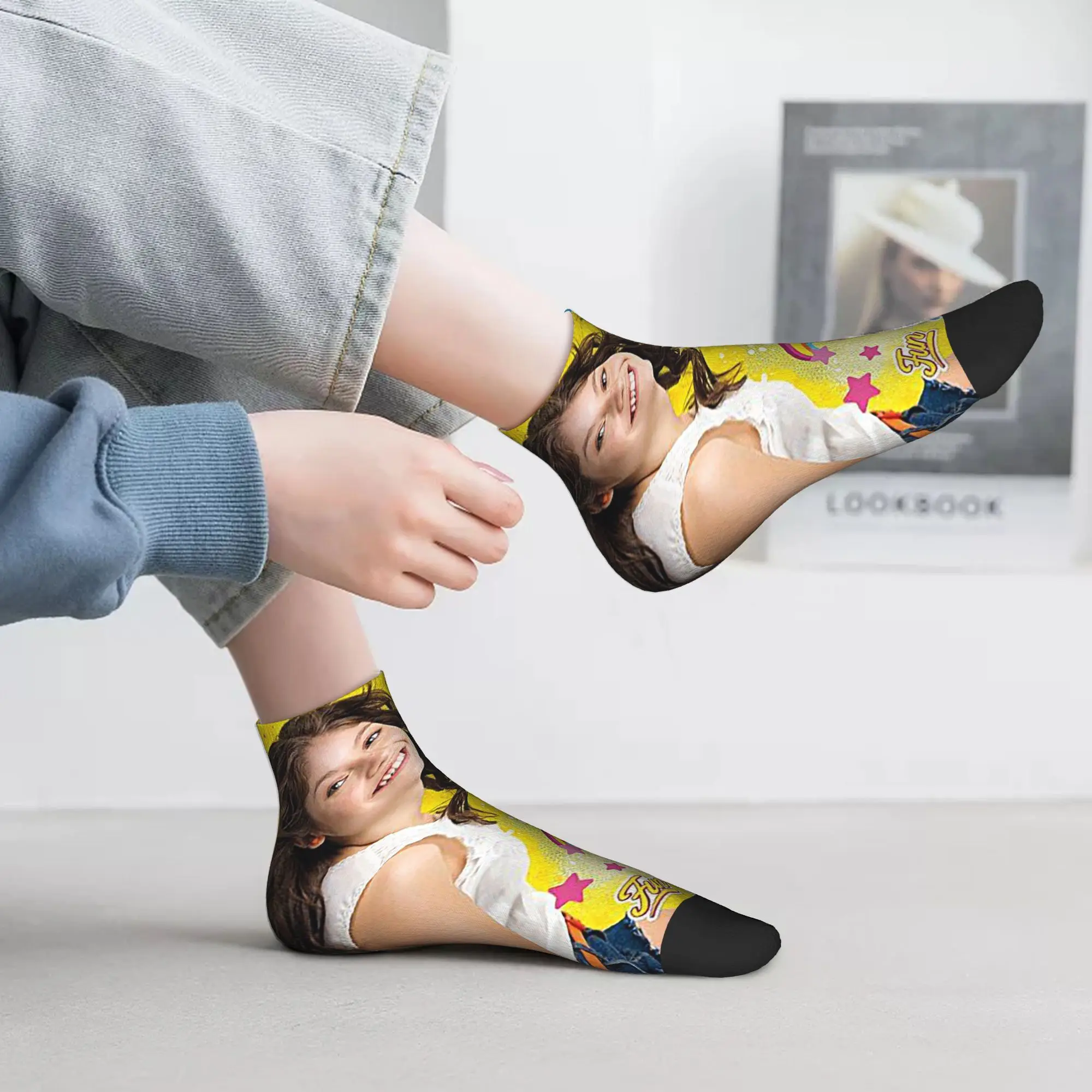 

All Seasons Agenda 2016-2017 Soy Luna Socks Harajuku Sweat Absorbing Crew Socks Funny Stockings for Men Women Christmas Gifts