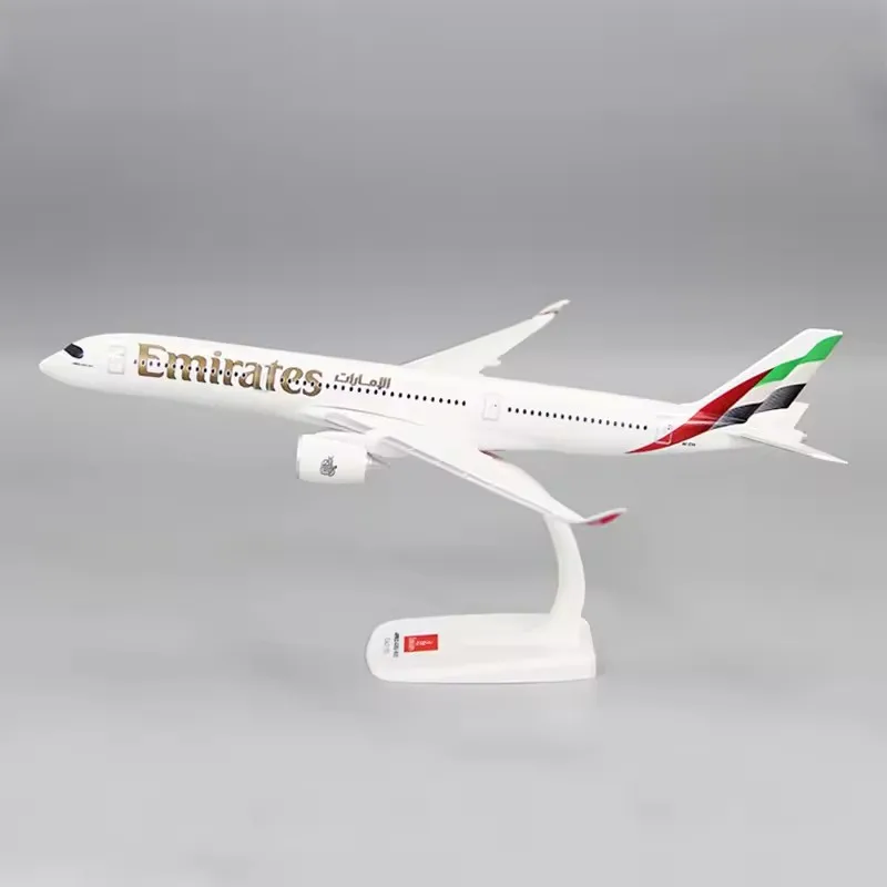 New 1/200 Scale A350-900 UAE Emirates Airline Aircraft Assembly Plane Model Airplanes Toy Collection Display With Base