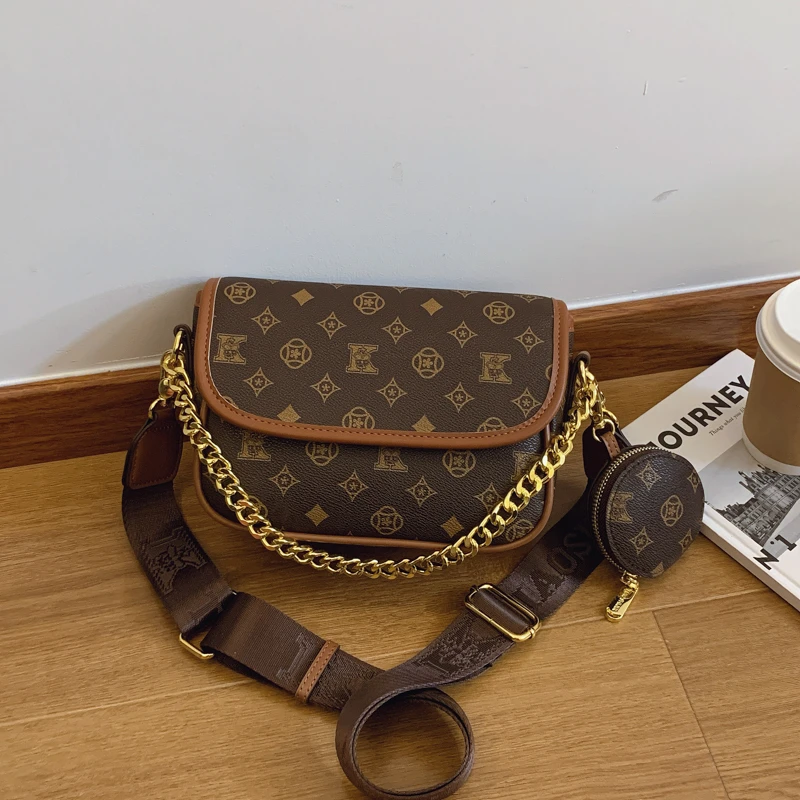 

Unique Vintage Clutch Bag For Women - Luxury Leather Party Handbag With Retro Letter Logo