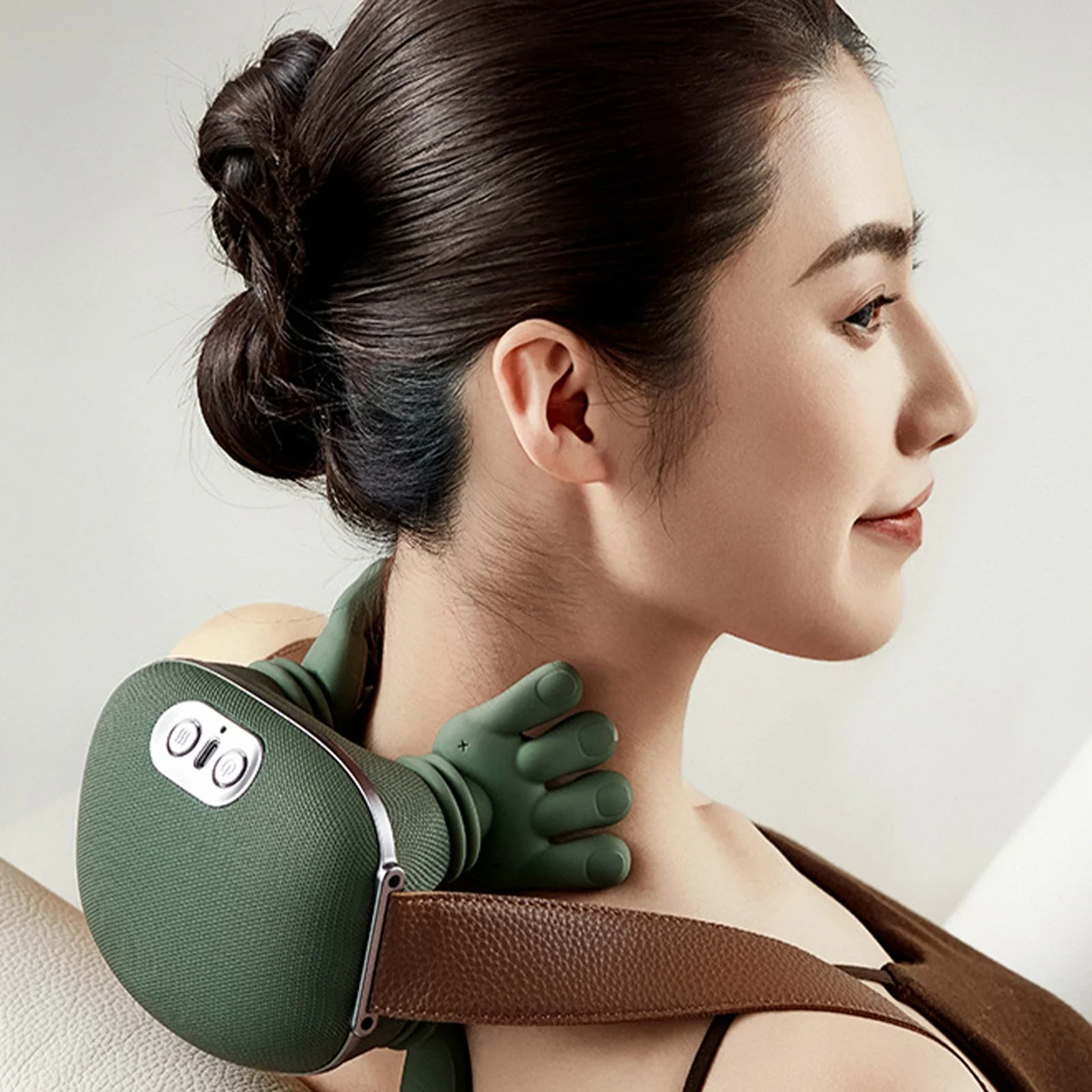 

Neck And Shoulder Body Relaxation Massager Wireless Shoulder And Back Kneading Massage Shawl Trapezius Neck Cervical masajeador