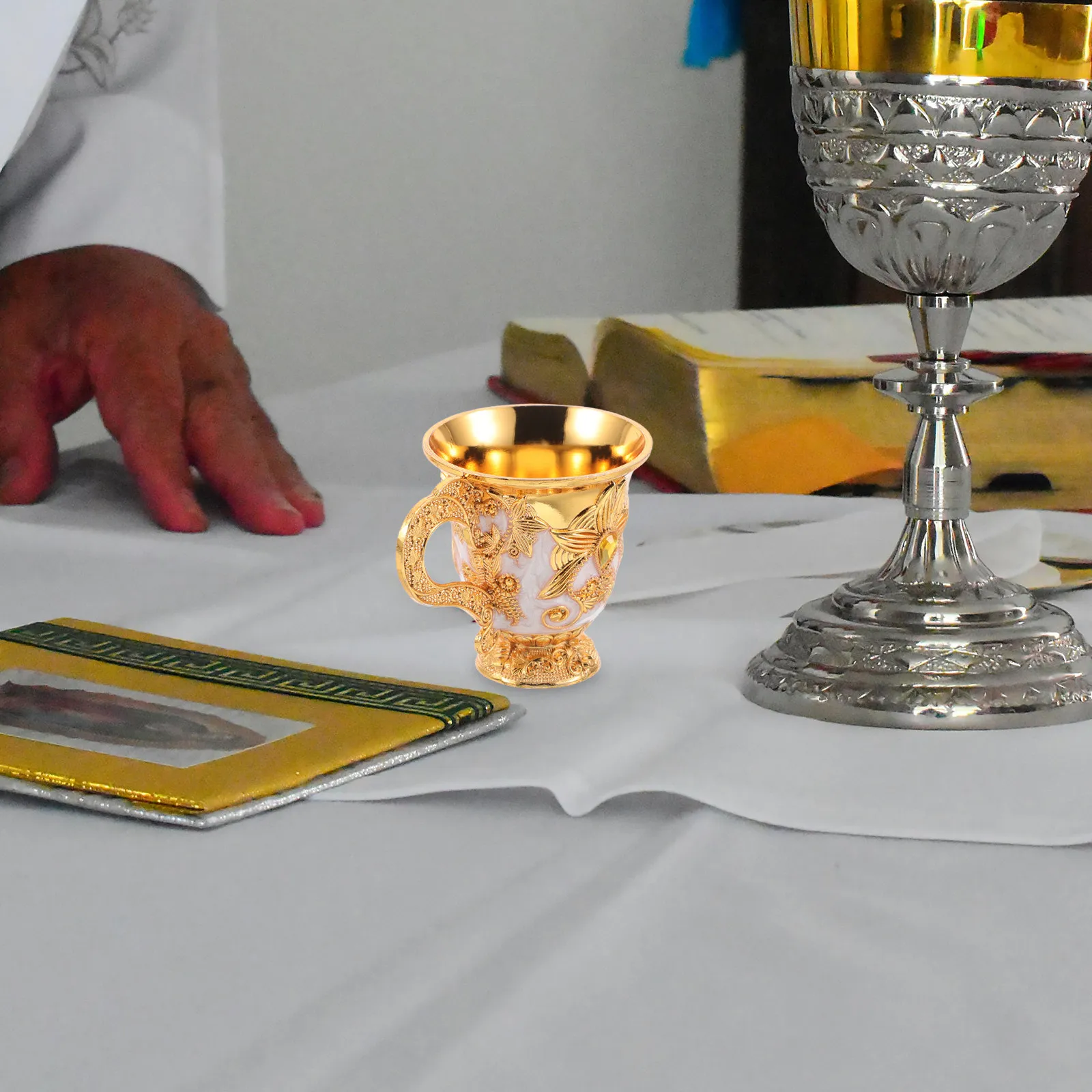 Vintage Zinc Alloy Water Offering Cup Retro Embossed Flower Pattern Elegant Holy Chalice for Blessing Prayer Ceremony Banquet