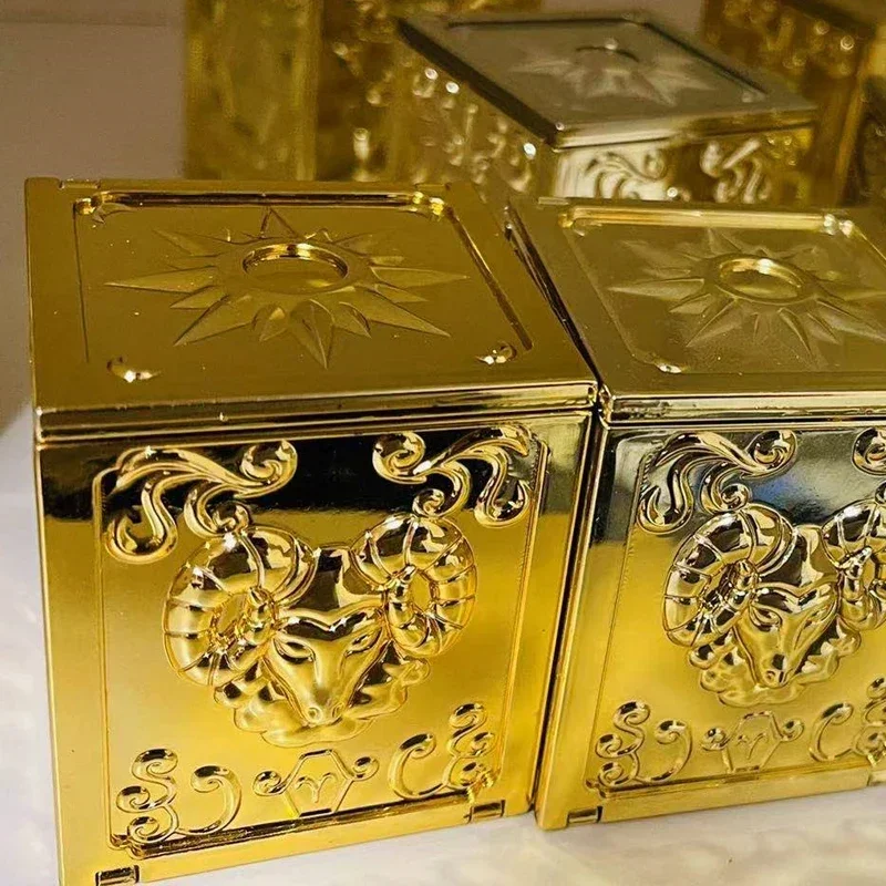 سانت سيا أسطورة القماش صندوق القماش الذهبي البلاستيك برج الحمل الجوزاء السرطان ليو العذراء الميزان القوس الدلو الحوت أنيمي اللون