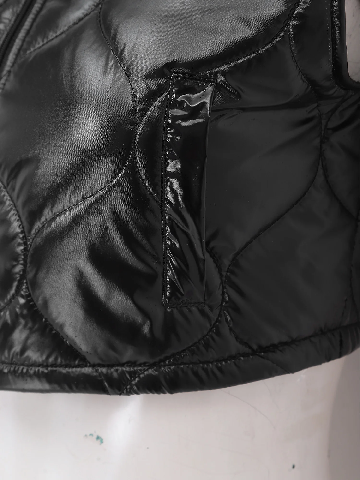 Women Warm Quilted Puffer Crop Vest Padded Jacket Stand Collar Zip-up Tank Top for Winter Sports Skiing Cycling Hiking Running view 6