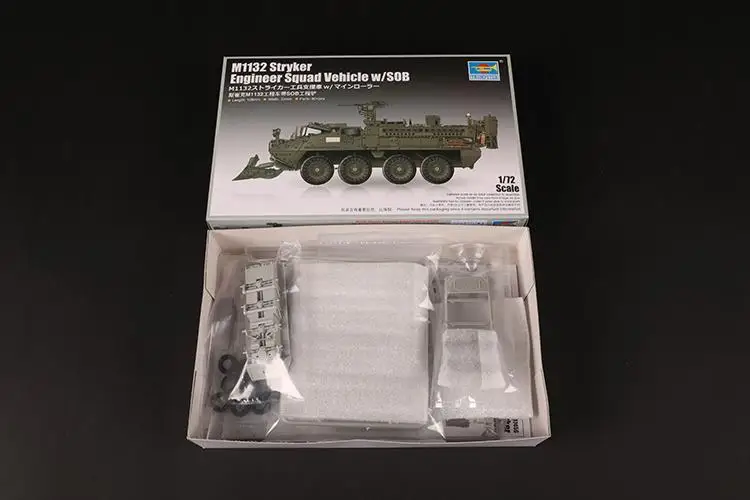 Trumpeter 07456 1/72 Scale M1132 Stryker Engineer Squad Vehicle w/SOB model kit