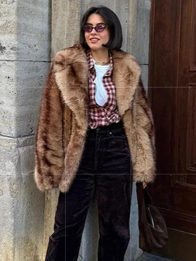 

2025 Winter Women‘s Brown Faux Fur Coat, Loose Lapel Long Sleeve Jacket with Covered Buckle, DEAT Fashion Plush Thick