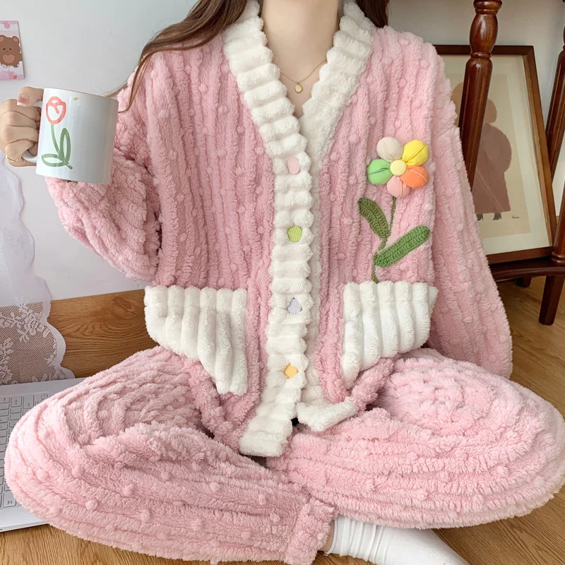 Winter New Thickened Warm Sleepwear Women's Coral Fleece Cardigan V-Neck Front Button Embroidery Sweet and Cute Flannel Home Fur