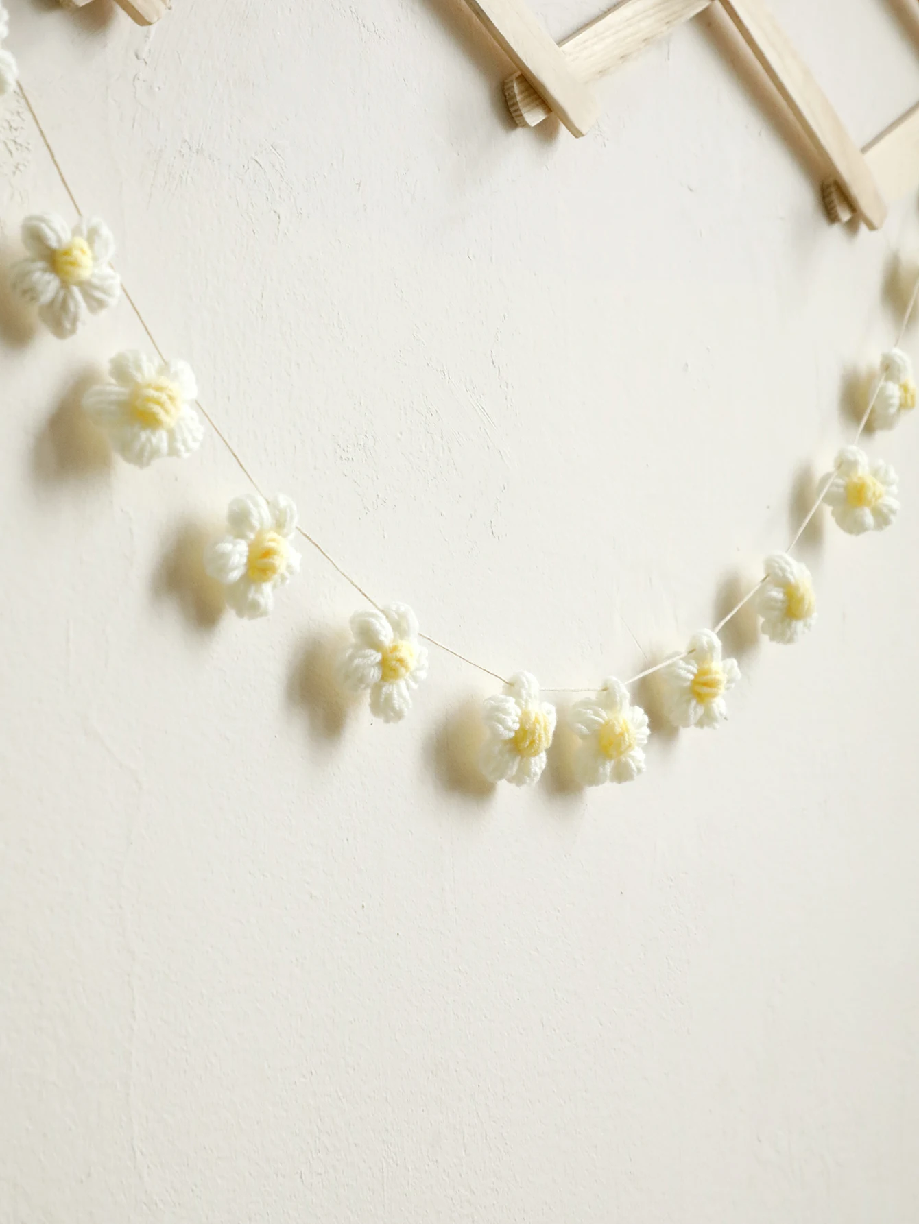 Handmade Crochet Flower Garland, DIY Boho White & Yellow Decorative Wall Hanging for Home Decor, Spring & Summer Wedding Decor
