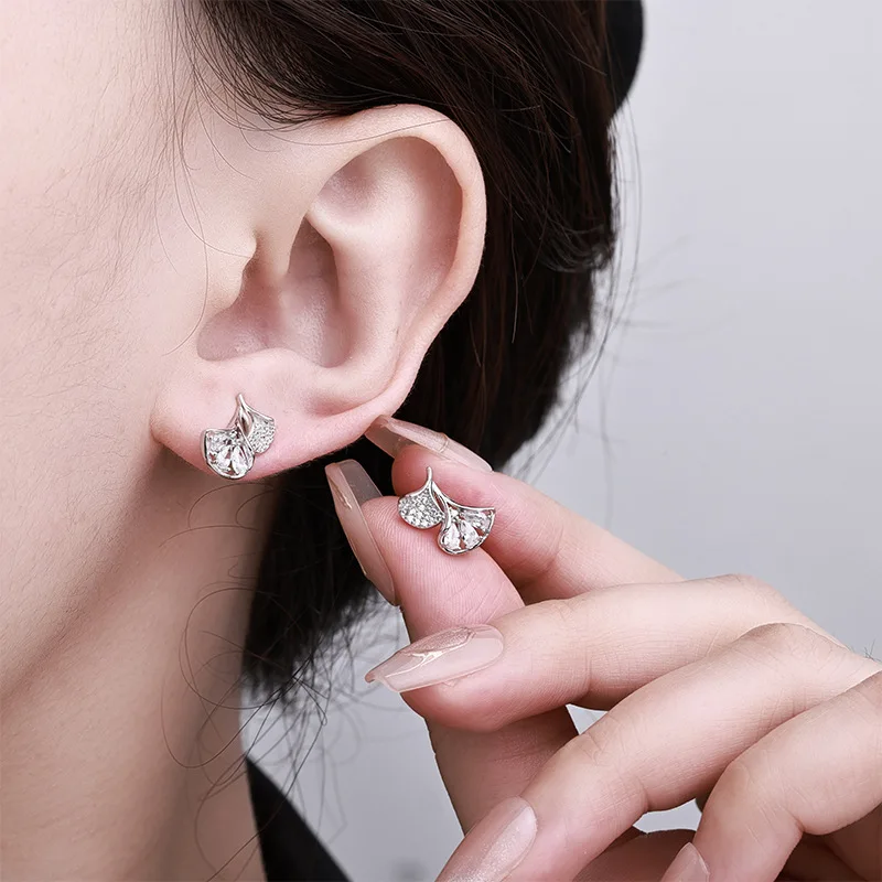 

S925 Sterling Silver Zircon Apricot Leaf Minimalist Earrings for Women Elegant Design Fashionable Jewelry Accessory