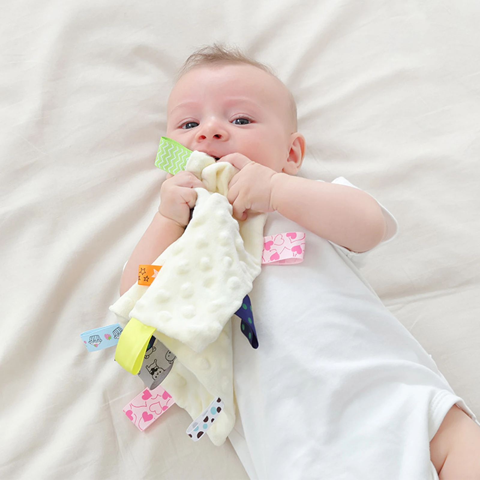 

Soothe Baby Towel Absorbent Soft Infants Comforter Newborn Safe Pacifying No Smell Gentle Cartoon Tag Design Sleeping Companion