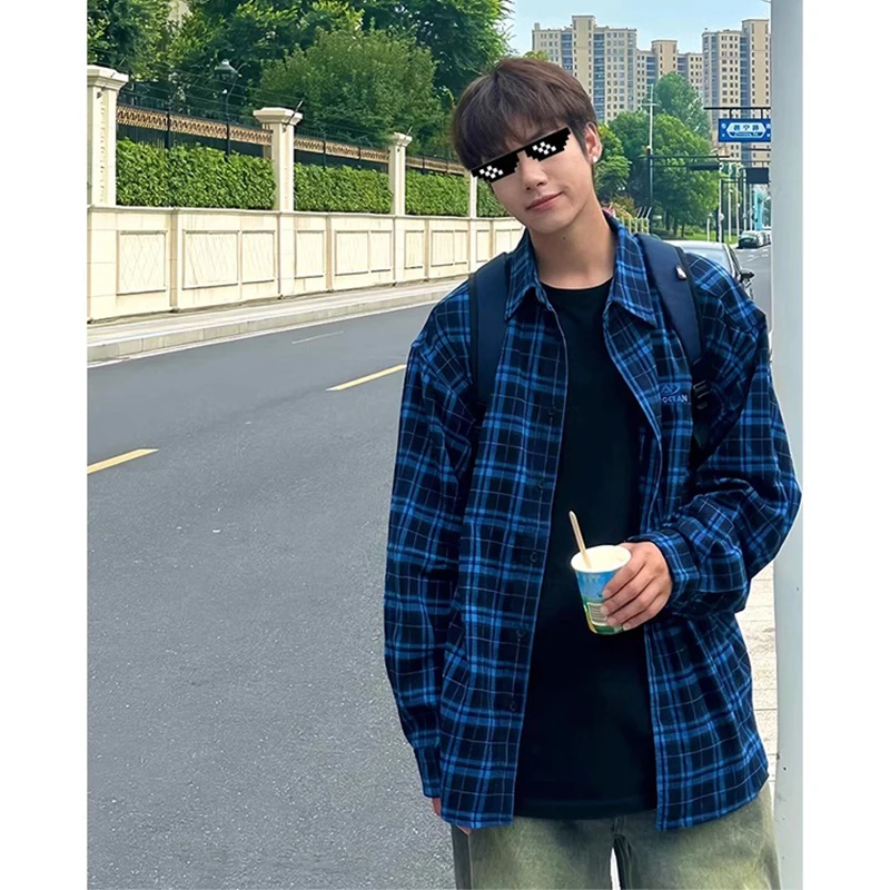 

Blue Plaid Loose Fit Men's irt Vintage American Sle Autumn Outerwear Long Sve Youth Faion Striped Pattern