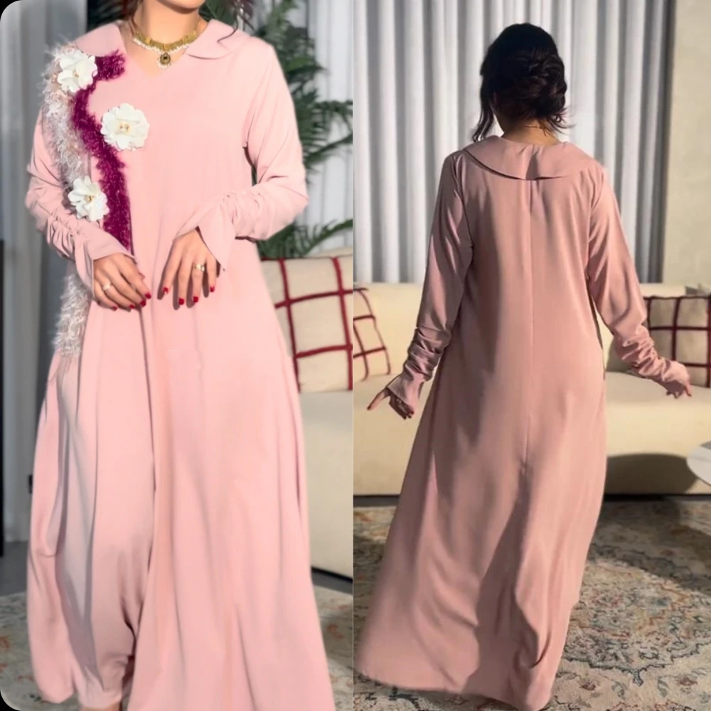 Ballkleid Saudi-Arabien einfache moderne Stil formale Abend V-Ausschnitt A-Linie Blumen Federn Satin maßge schneiderte Anlass Kleider