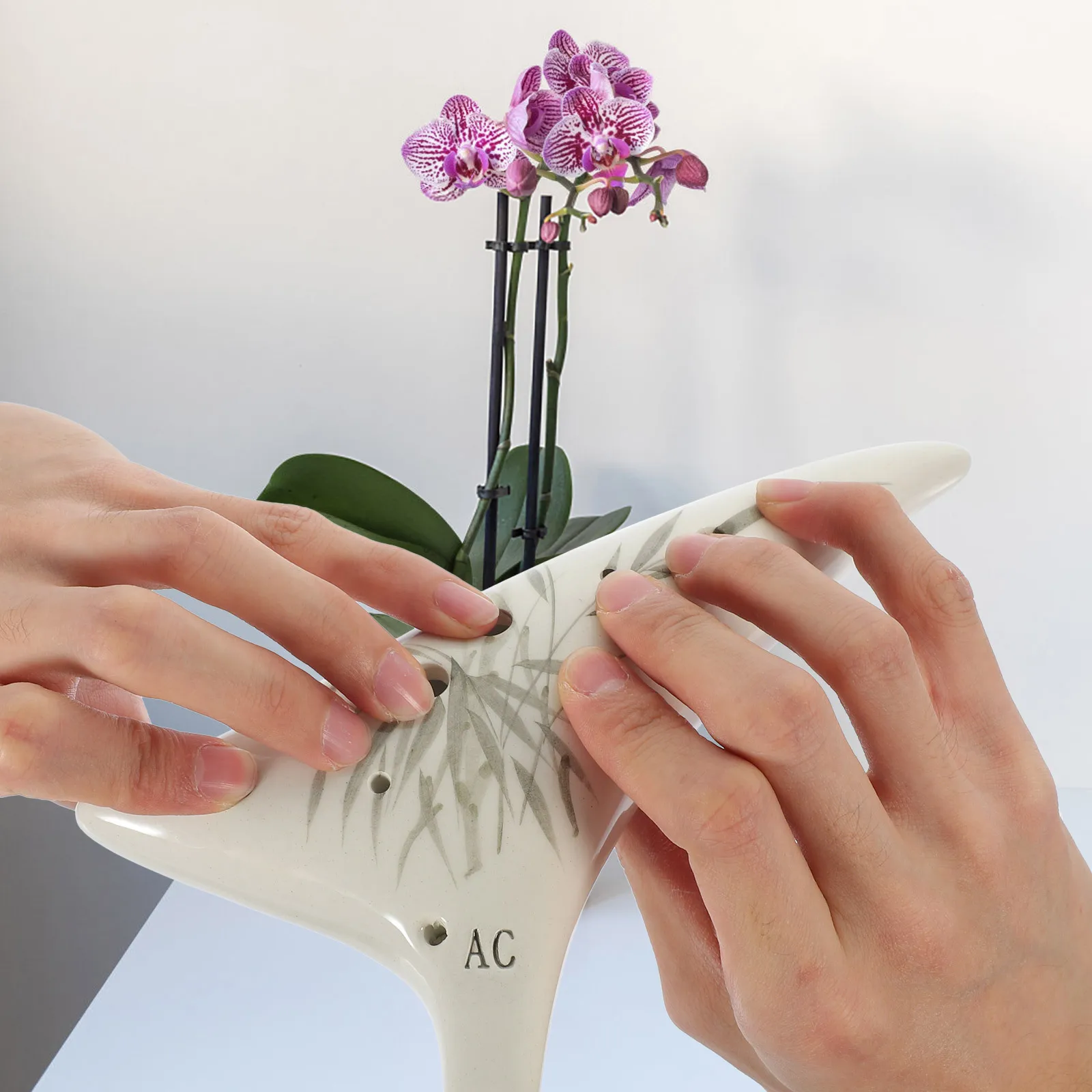 

12 Hole Ceramic Ocarina Beginner Instrument Professional Alto Flute Portable Music Tool for Kids Adults Gift Decorative Ethnic