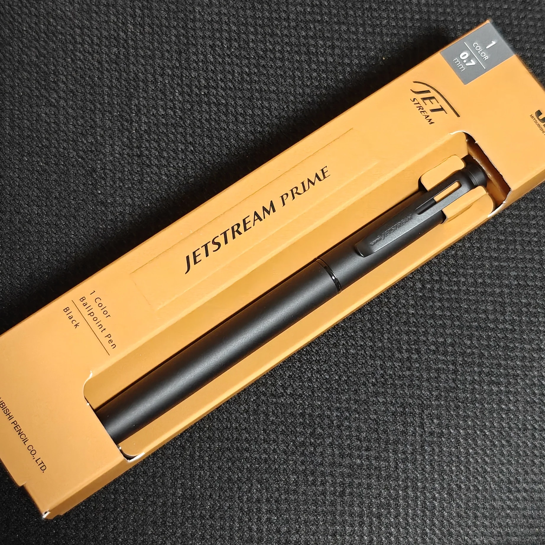 japan-mitsubishi-pencil-uni-rotary-core-low-center-of-gravity-metal-rod-g2-business-medium-oil-pen-sxk-3500