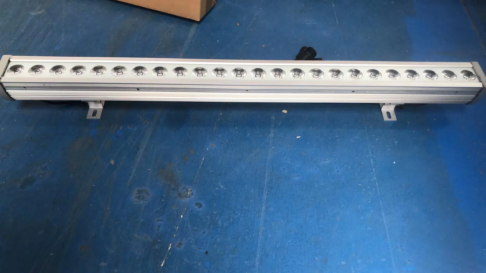 

4 штуки уличных светодиодных светильников DMX для подсветки зданий, 24x3W RGB 3-в-1, водонепроницаемые IP65, линейные светодиодные прожекторы для сцены