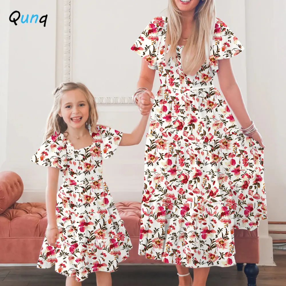 Qunq Summer genitore-figlio Outfit colletto quadrato Fashion Print Bind Ruffle Sleeve Sweet Dress mamma e figlia vestiti coordinati