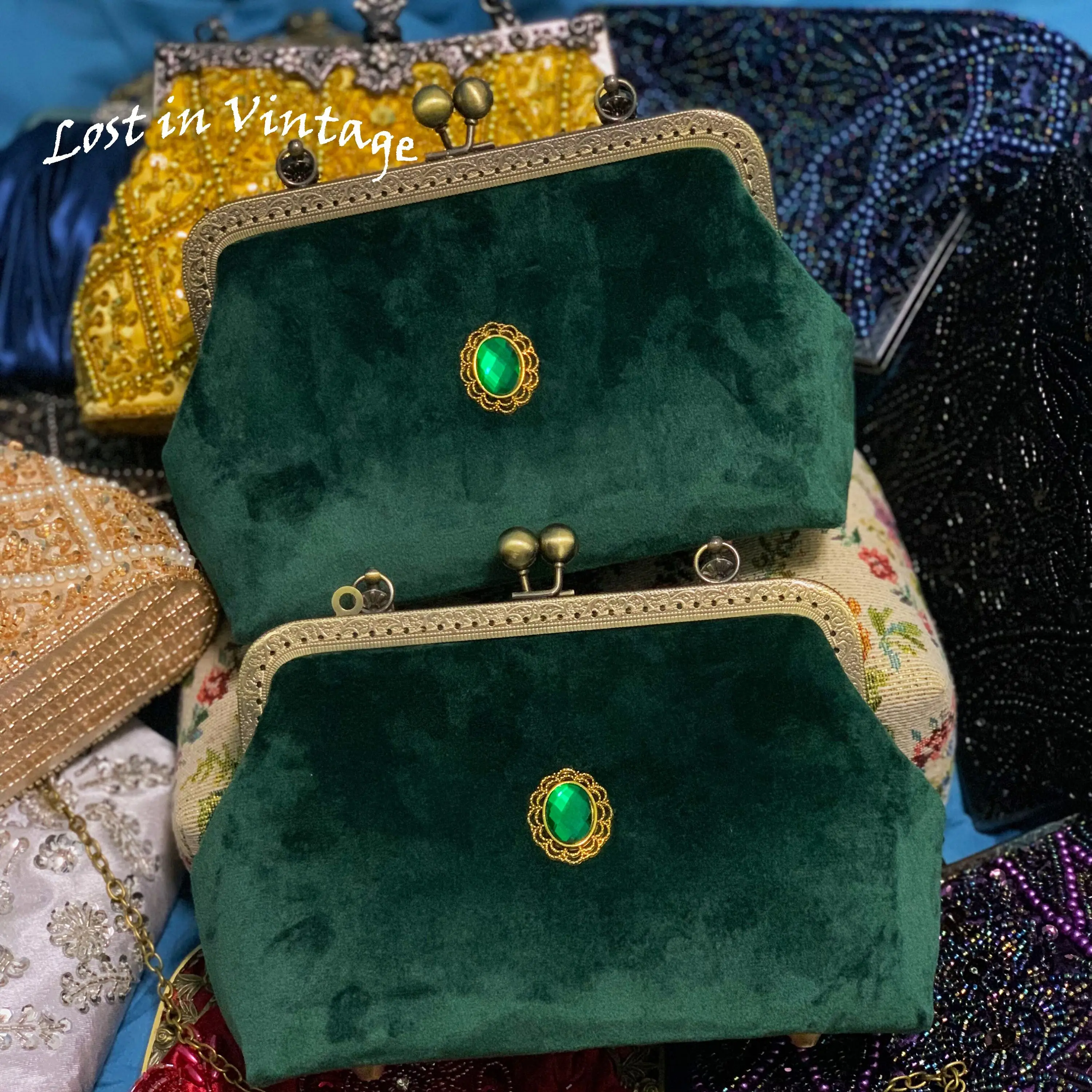 

Lost in Vinatge Petrol Green Velvet Elegant Clutch Beset with Diamonds Bag Snap Closure Frame Gold Chain Strap Evening Party