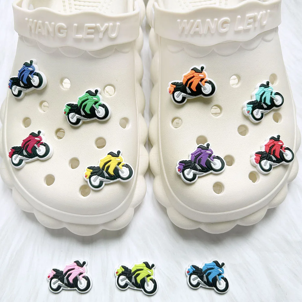 9 Stück coole Motorrad-Schuhanhänger für Slides-Sandalen, PVC-Schuhdekorationen, Zubehör für Weihnachtsgeschenke, Partygeschenke