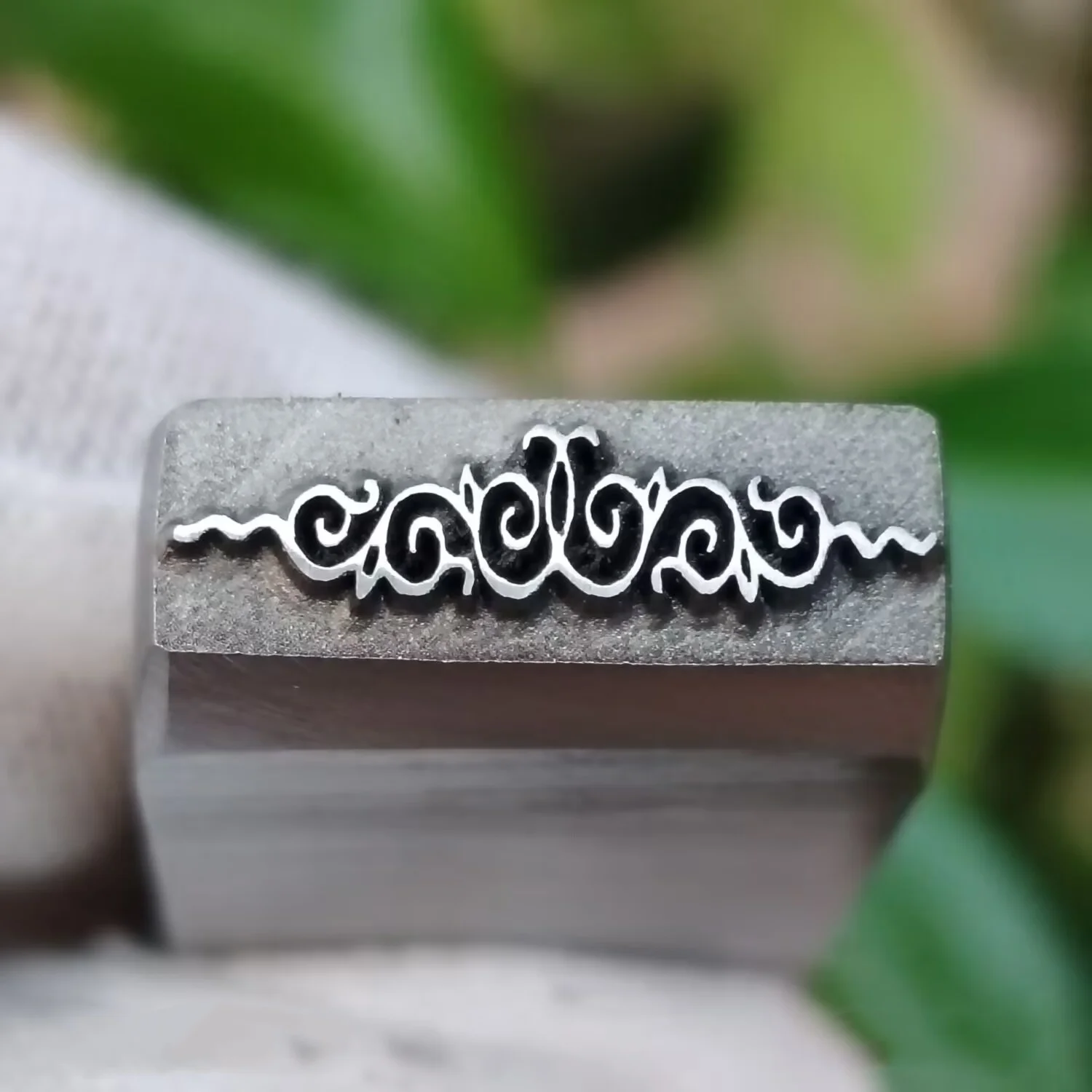 High-Hardness Jewelry Stamps, Ethnic-Style Pattern Steel Stamps, Gold and Silver Bracelet Chiseling Molds, and Gold-Beating Tool