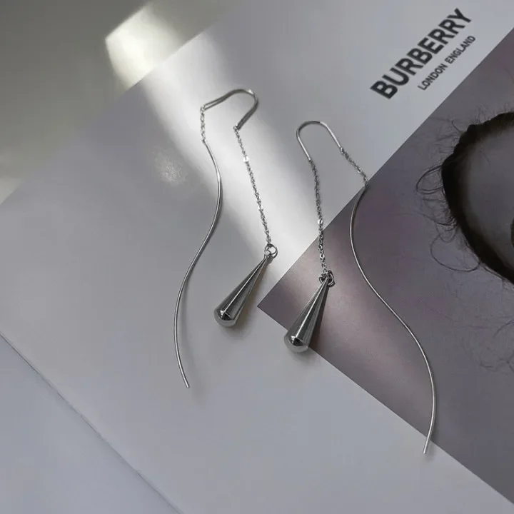 Neue koreanische Ohrringe mit Metall-Ohrclip für Damen, lange Quasten, hängende Ohrringe, hochwertiger, schlichter Modeschmuck, Geschenkidee