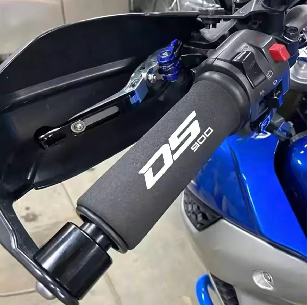 Shockproof Non-Slip Motorcycle Handlebar Grip Cover Sponge Cover for Voge Valico 900DSX 900 DSX 202 - Durable Motorcycle Grip