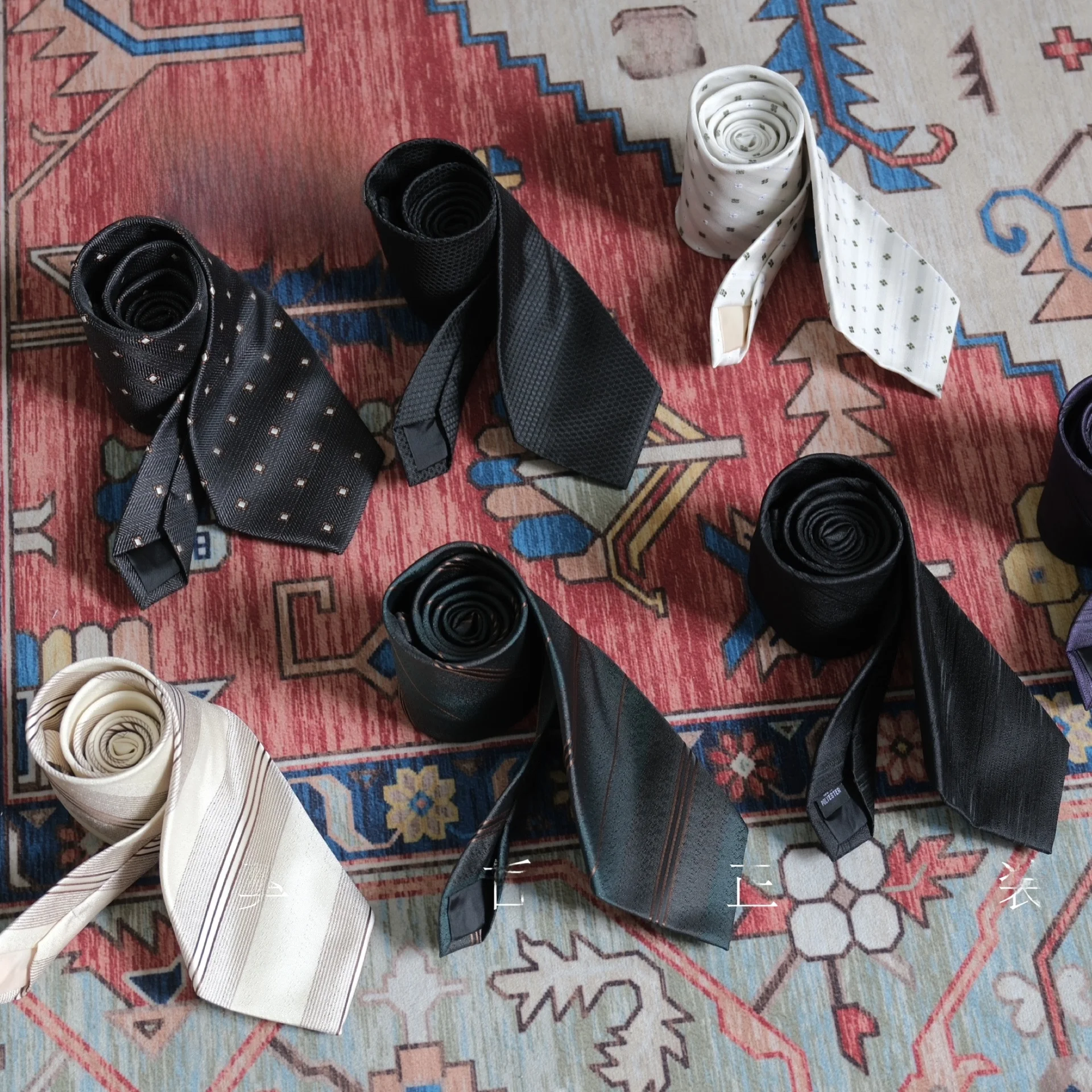 cravate-elegante-pour-homme-ideale-pour-les-occasions-professionnelles-longue-pour-diverses-occasions-accessoire-elegant-et-tendance-pour-homme