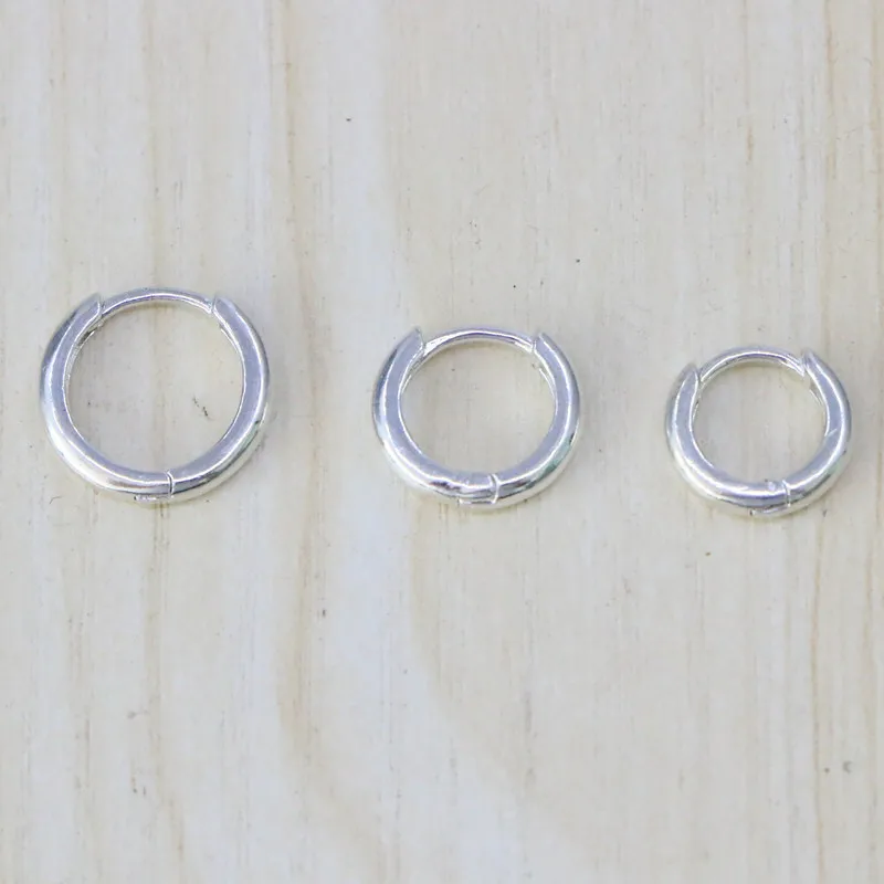 Sterling silver earrings female ear buckles Korean simple and fashionable glossy ear accessories earrings, and small ear ring