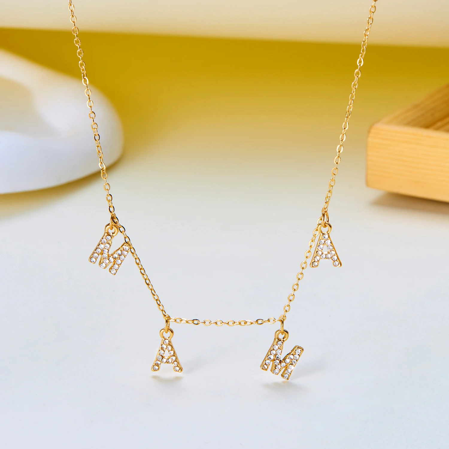 Halskette mit Mama-Buchstaben-Anhänger aus Edelstahl, schlicht, modisch, goldfarben, Schlüsselbein-Halsband für Frauen, perfektes Geschenk zum Muttertag – Detail 23