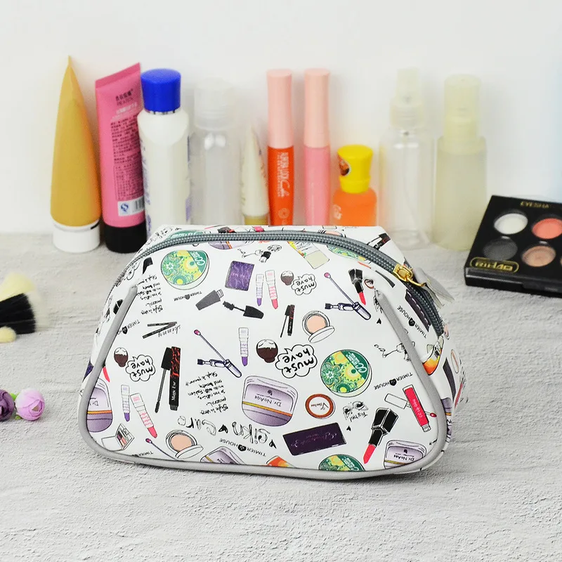 Trendy digital print handbag, cute and waterproof cosmetic organizer