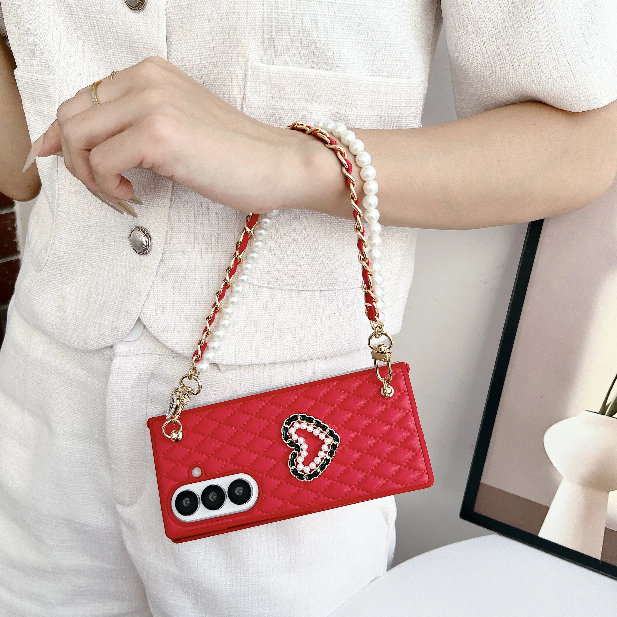 

collaboration edition Z Fold 7 Samsung phone case fashionable folding pearl heart pattern bracelet diamond leather exquisite