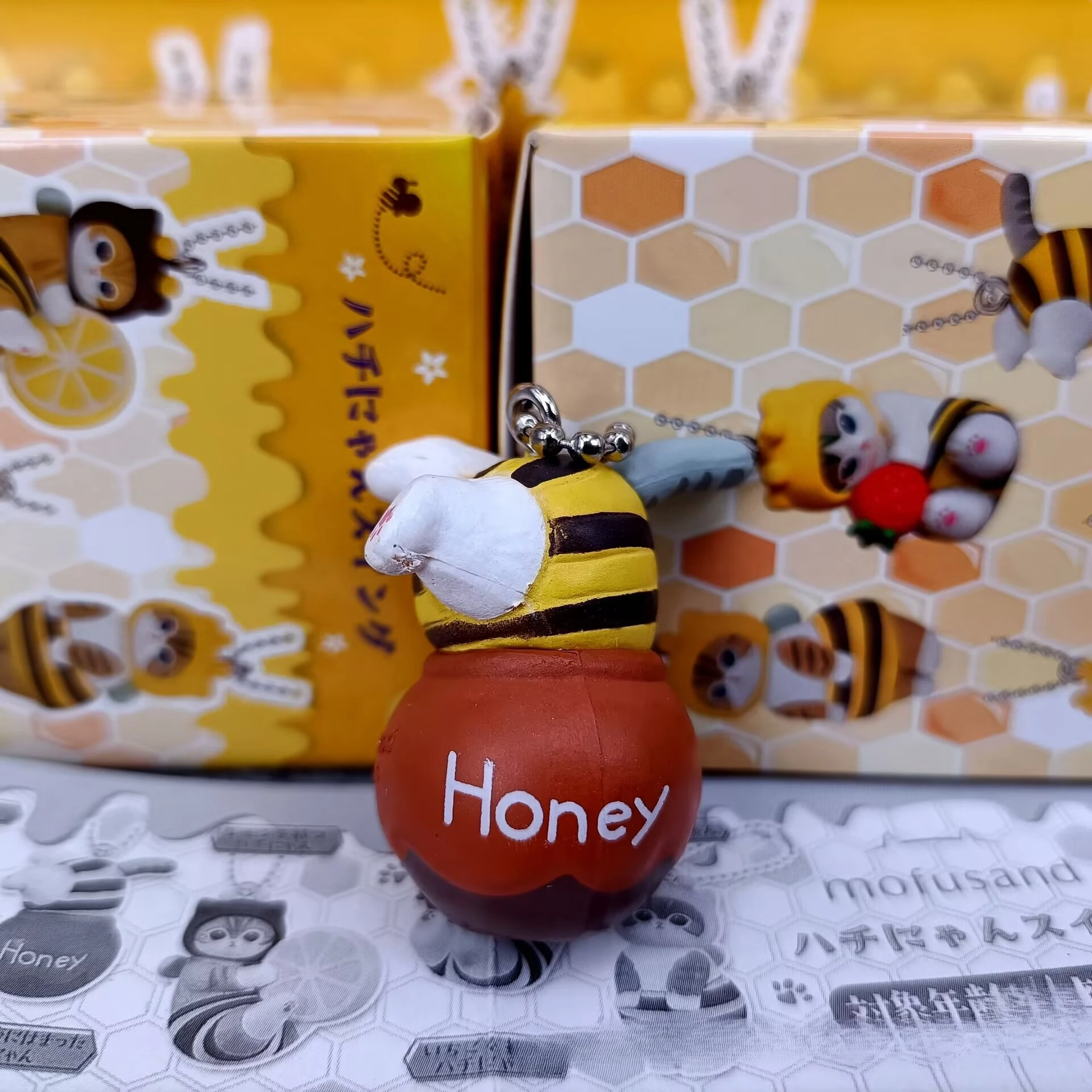 귀여운 모푸샌즈 벌 모양 랜덤박스 트위스트 에그 벌 고양이 애니메이션 피규어 장식품 귀여운 모델 데코 장난감 어린이 생일 선물