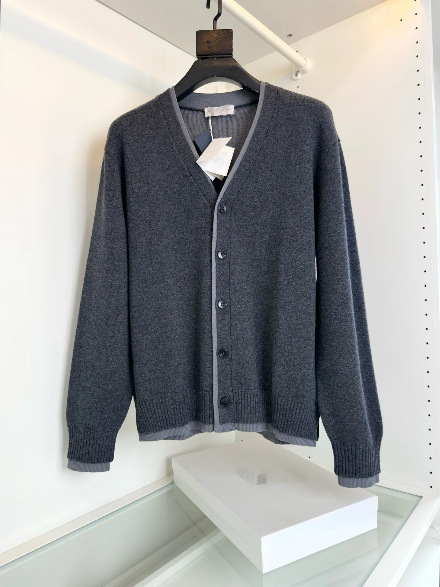 

Men's Casual Wool Camere Air Layer Knitted Open Cardigan Color Blo Simple Versatile Leisure Top Soft V-Ne Long Sve