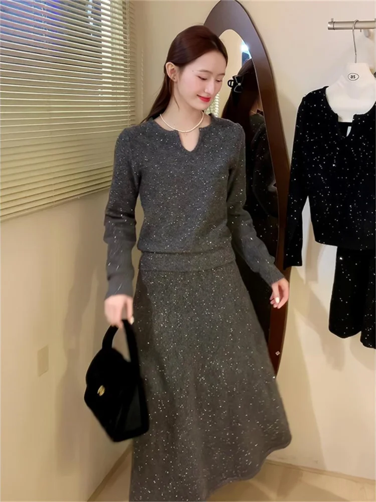 

Ретро-вязаный комплект: женская юбка средней длины, серый свитер с пайетками, модный готовый образ OOTD, V-образный вырез, длинный рукав