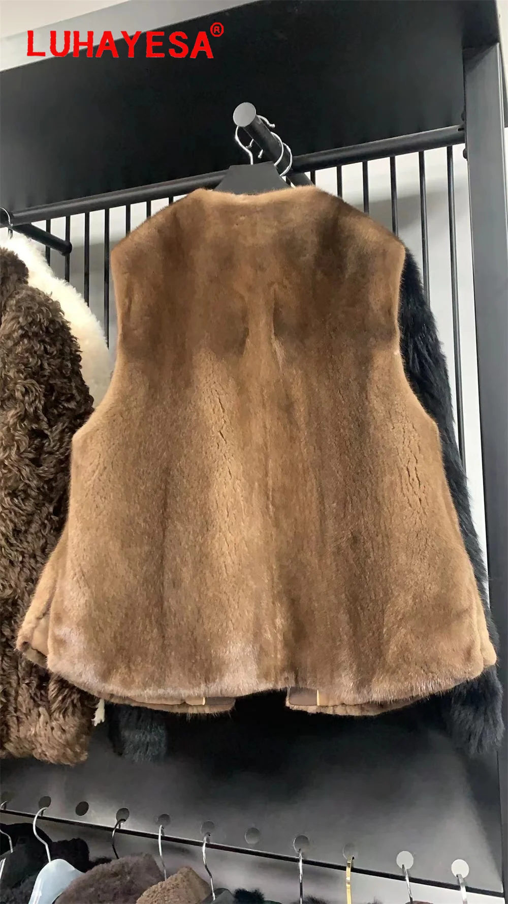 2024 Luxury Danmark Full Pelt Female Mink Fur Outerwear Luhayesa Women Winter Real MinK Fur Vest