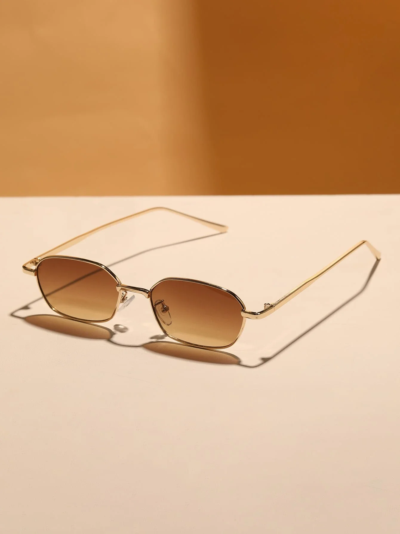 

Metal Frame Gradient Lens Fashion Sunglasses For Women