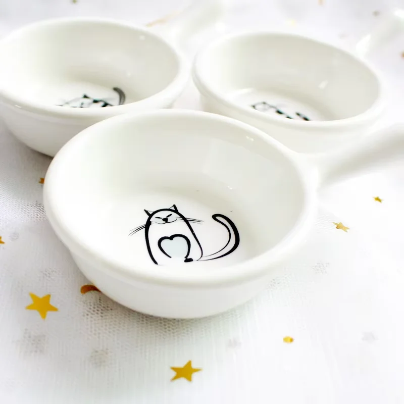 Small Ceramic Plate with Handle Ceramic Taste Dish Japanese Cartoon Cat Seasoning Plate Mini Soy Sauce Dish Kitchen Tableware 5